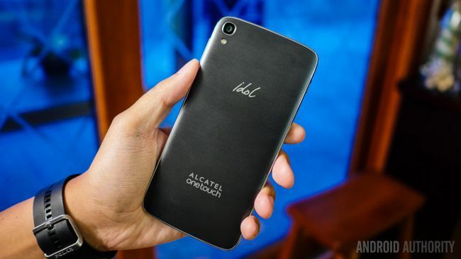 Fotografía - Alcatel OneTouch Idol 3 avis: l'un des meilleurs téléphones du budget de l'année