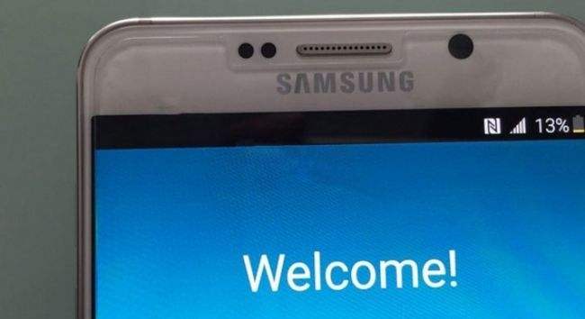 Fotografía - Allégation Samsung Galaxy Note 5 et S6 bord + Photos courtoisie de fuites du distributeur UK Online Mobile Fun