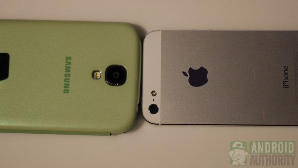 Fotografía - Samsung Galaxy S4 vs Apple iPhone 5 comparaison rapide (mise à jour)