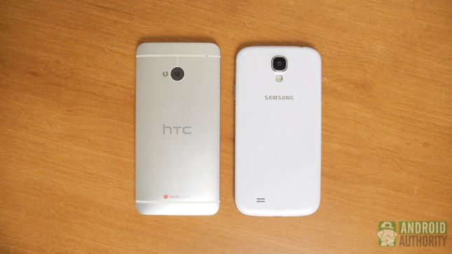 Samsung Galaxy S4 vs HTC One dos aa