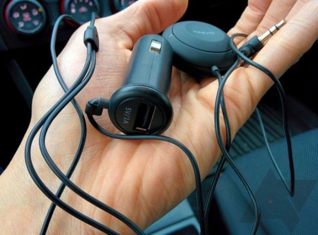 Fotografía - Kinivo BTC455 mains-libres Bluetooth Kit Car Review: Un enchevêtrement d'une bonne idée