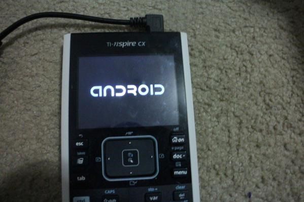 Fotografía - Quelqu'un Got Android 1.6 fonctionnant sur un calculatrice graphique Texas Instruments, OnePlus One One Propriétaires sens étrangement Jealous