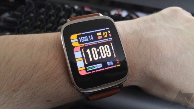Fotografía - L'usure LCARS Android Visage de montre apporte au 24ème siècle à votre poignet