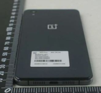 Fotografía - De l'E1005 'OnePlus One inopinées apparaît à la FCC