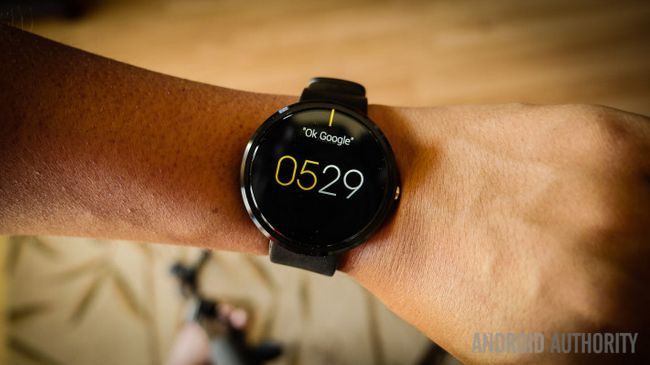 Fotografía - Moto 360 avis: probablement le meilleur Wear smartwatch Android encore