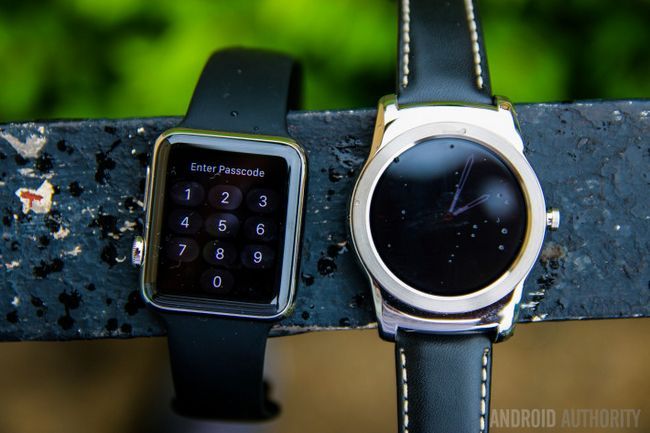 Android Wear Apple Vs Watch-1