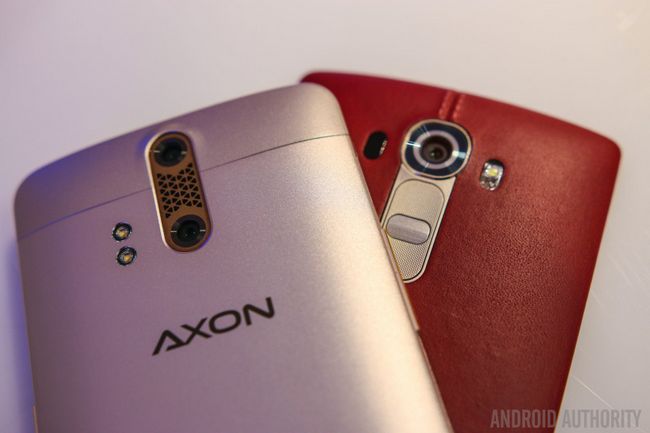 ZTE AXON Téléphone vs LG G4 rapide Regardez-1