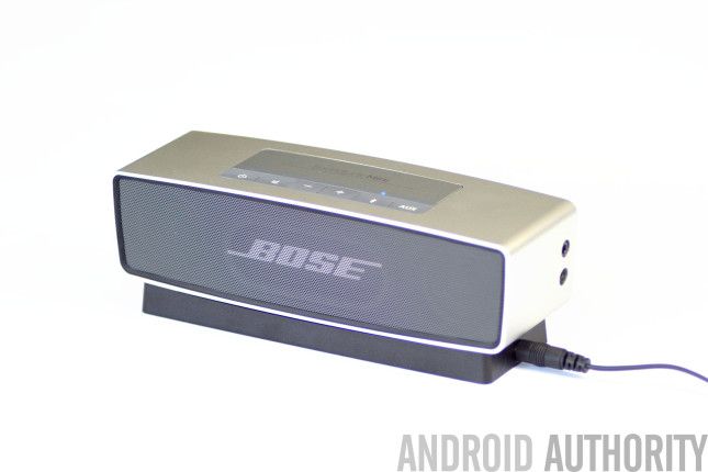 Bose SoundLink-mini-AA-branché-in