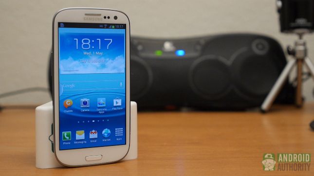 Samsung Galaxy S4 vs Galaxy S3 aa s3 debout