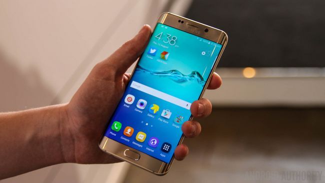Galaxy-S6-Edge + -GOLD-Hands-On-AA- (4-of-20)