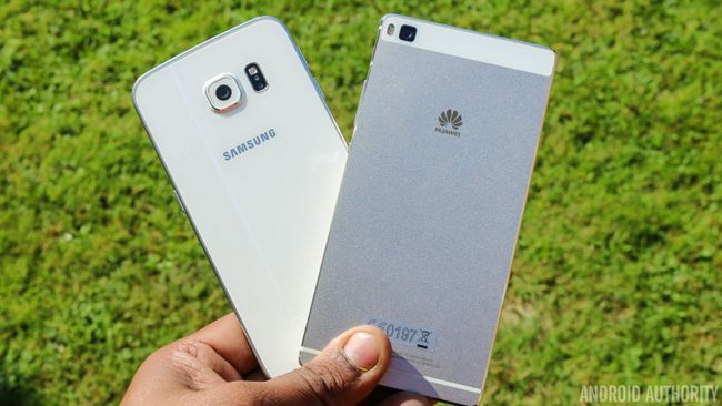 Galaxy-S6-Edge-vs-Huawei-P8-12