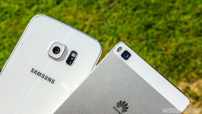 Galaxy-S6-Edge-vs-Huawei-P8-19