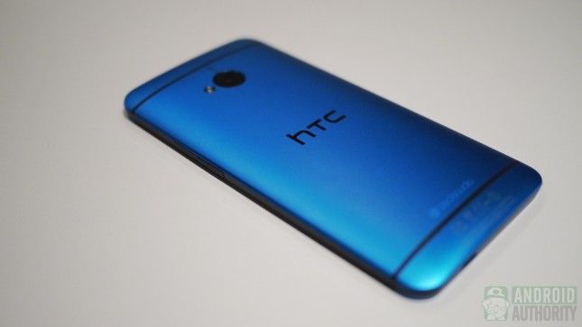 HTC One aa bleu vif 9