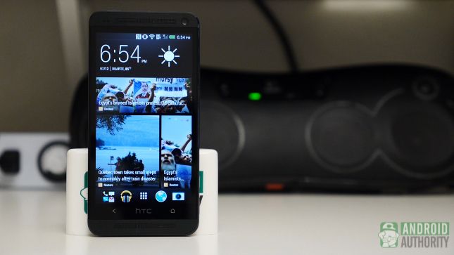 HTC One vs jeu de google édition aa un debout