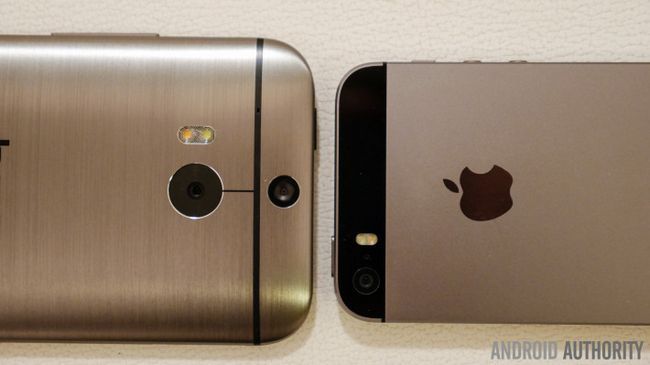 HTC One M8 vs iphone 5s aa regard rapide (9 sur 15)