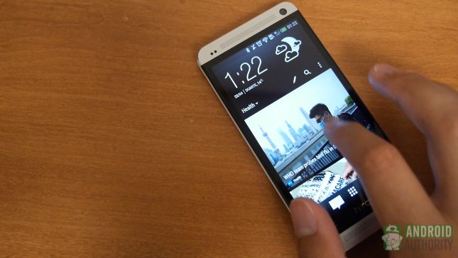 Samsung Galaxy S4 vs HTC One aa d'un blinkfeed