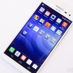 Huawei Ascend MATE 2 phablet Mains sur AA -8