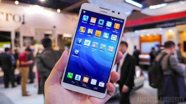 Huawei Ascend MATE 2 phablet Mains sur AA -2