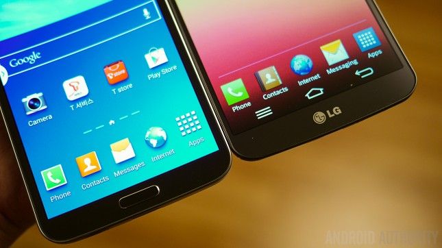 LG G Flex vs Samsung Galaxy rondes Quick Look mains sur AA (10 de 11)
