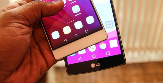 LG-G4-vs-Huawei-P8-5