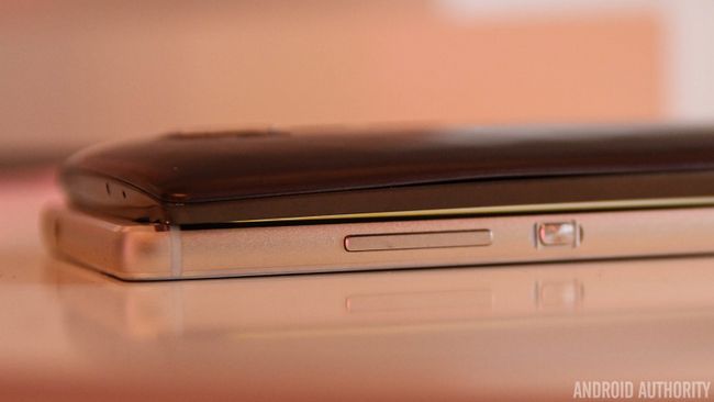 LG-G4-vs-Huawei-P8-10