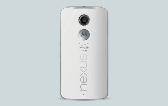 Comme si le Nexus 6's alleged back wasn't busy enough -- let's add a Verizon logo in there...