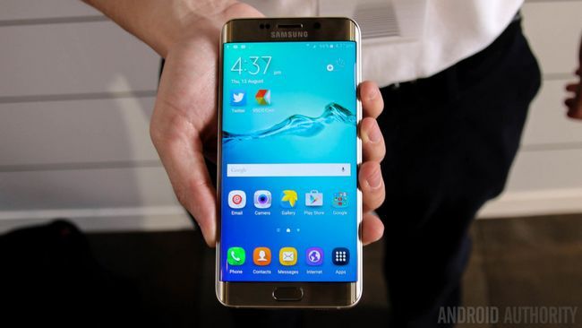 Galaxy-S6-Edge + -GOLD-Hands-On-AA- (2-of-20)