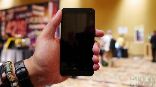HTC One Spirit Black 1 1600 AA