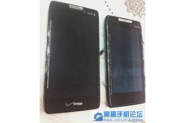 Fotografía - Samsung Galaxy S3 vs Motorola DROID Fighter - Omega Superphone Smackdown