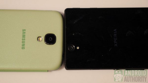 Samsung Galaxy S4 vs Sony Xperia Z 2 aa 600