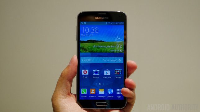 Mains Samsung Galaxy S5 sur MWC 2014-1160049