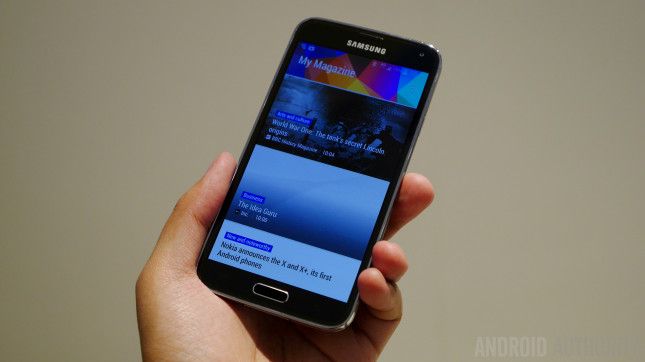 Mains Samsung Galaxy S5 sur MWC 2014-1160058