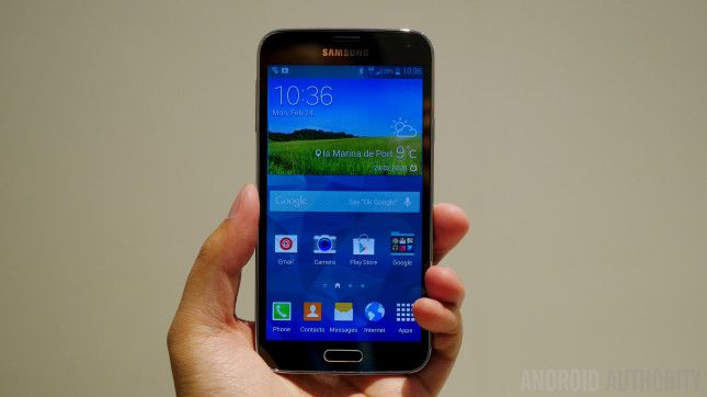 Mains Samsung Galaxy S5 sur MWC 2014-1160053